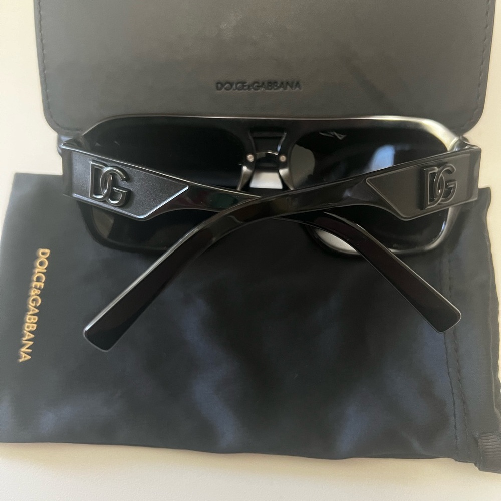 Dolce & Gabbana sunglasses ( New)